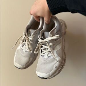 OnCloud Women’s White and Silver Running Shoes, Sneakers, Size 8.5